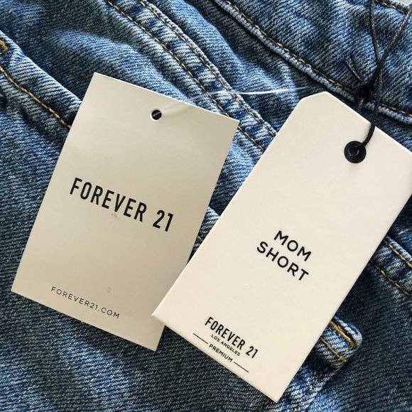 Forever 21 High Rise Mom Short - Size 26 - Picture 3 of 3
